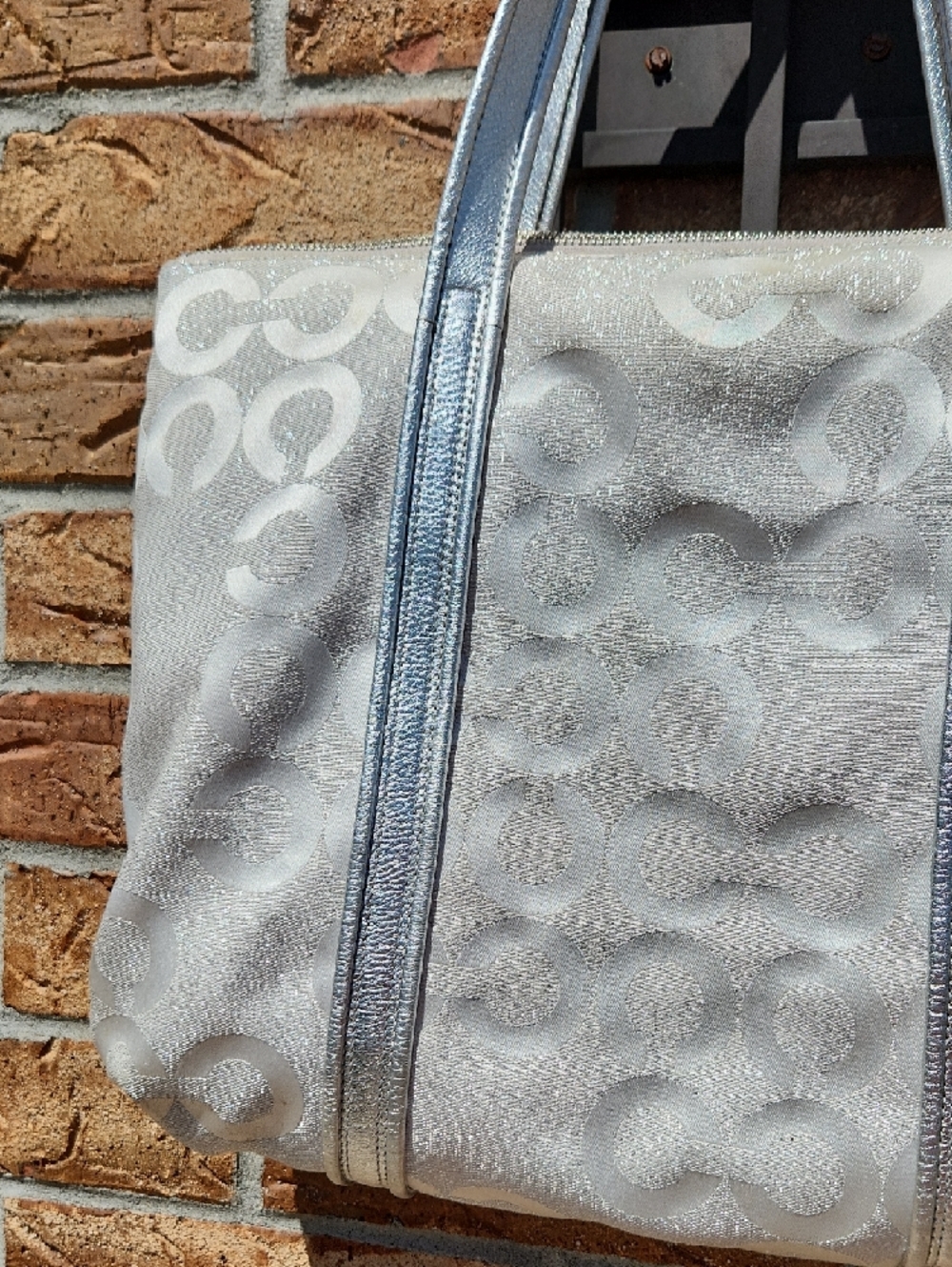 Coach Poppy Silver Metallic Op Art Signature Jacquard Tote Excellent Condition - Picture 10 of 14